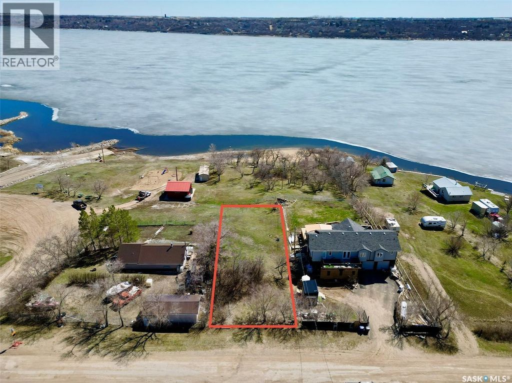 1300 Willow Avenue, Saskatchewan Beach