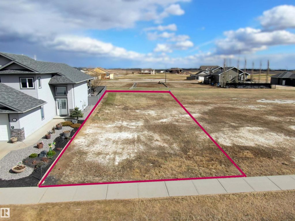 15 Whitetail Dr, Mundare
