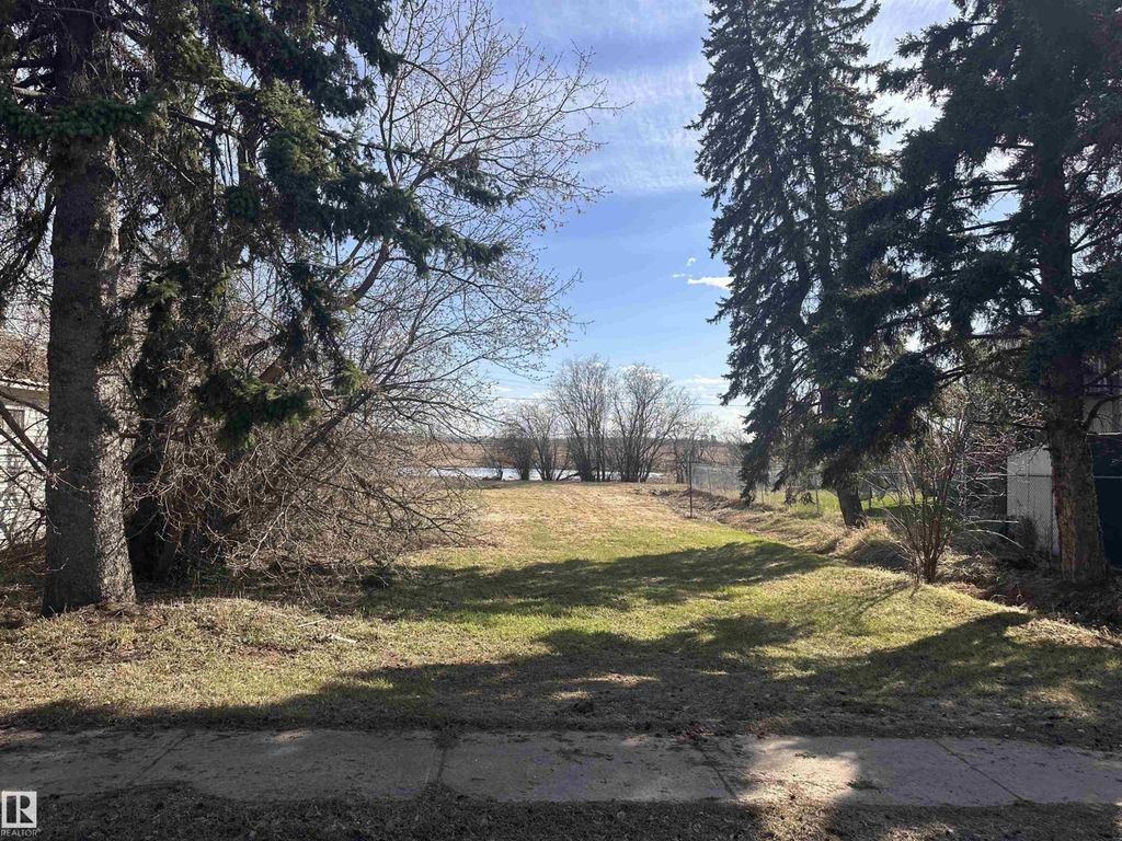 5013 50 Av, Fawcett