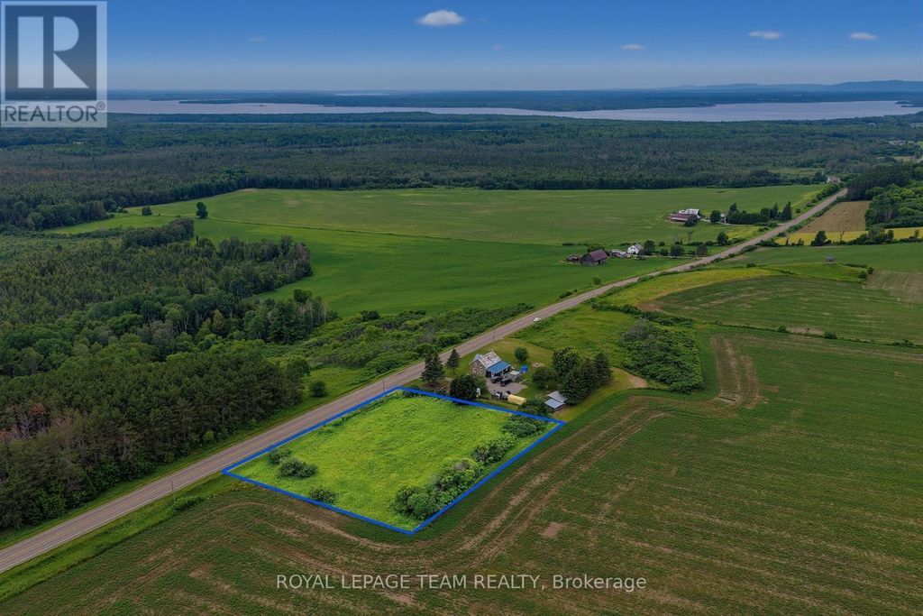 000 Lookout Road, Whitewater Region