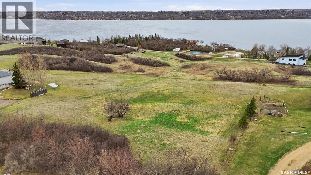 25 Shore Acres Drive, Last Mountain Lake