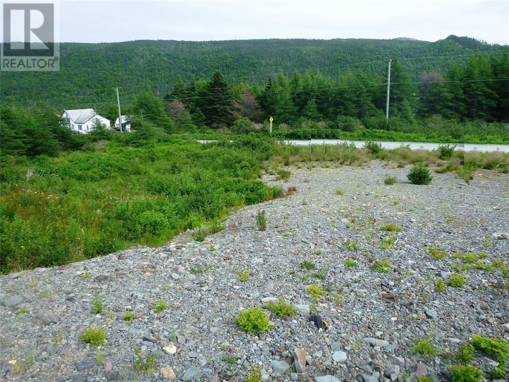 2-4 Snows Pond Road, North River