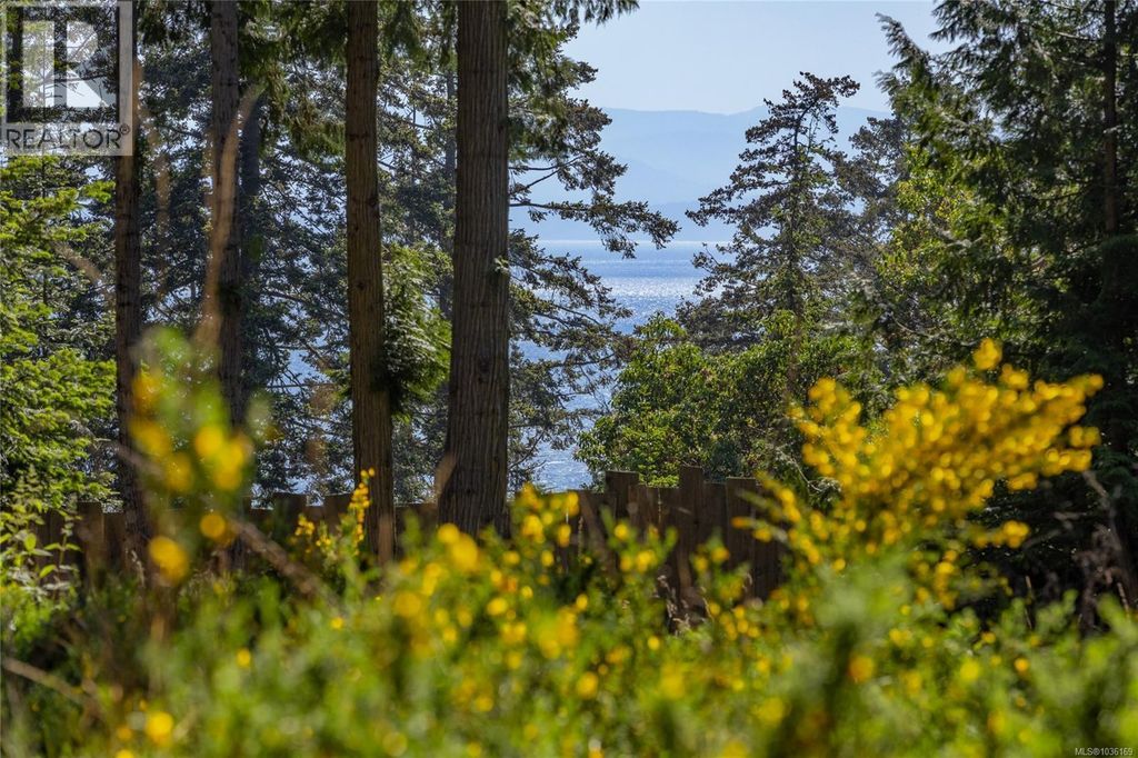 2613 Shoal Rd, Pender Island