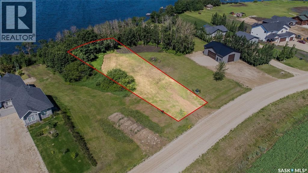 37 Pape Drive, Humboldt Lake