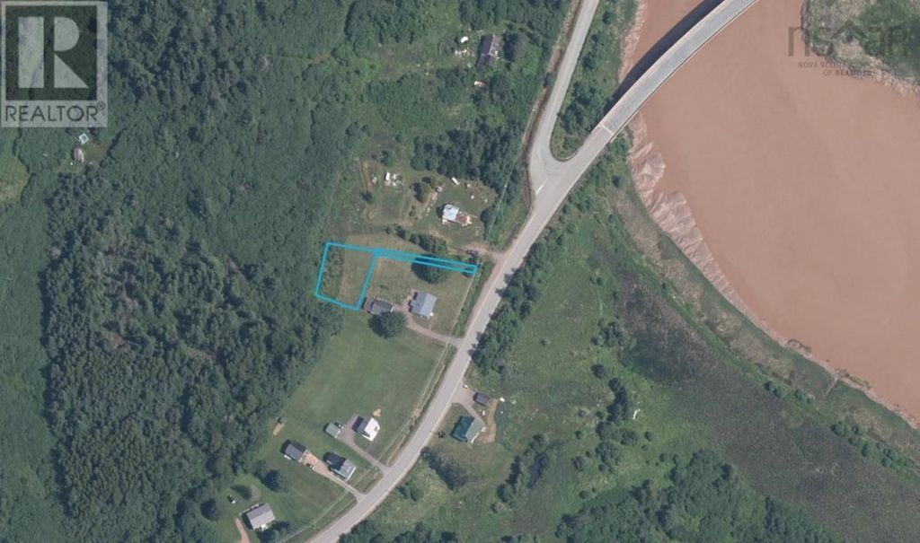Lot Highway 242, Maccan