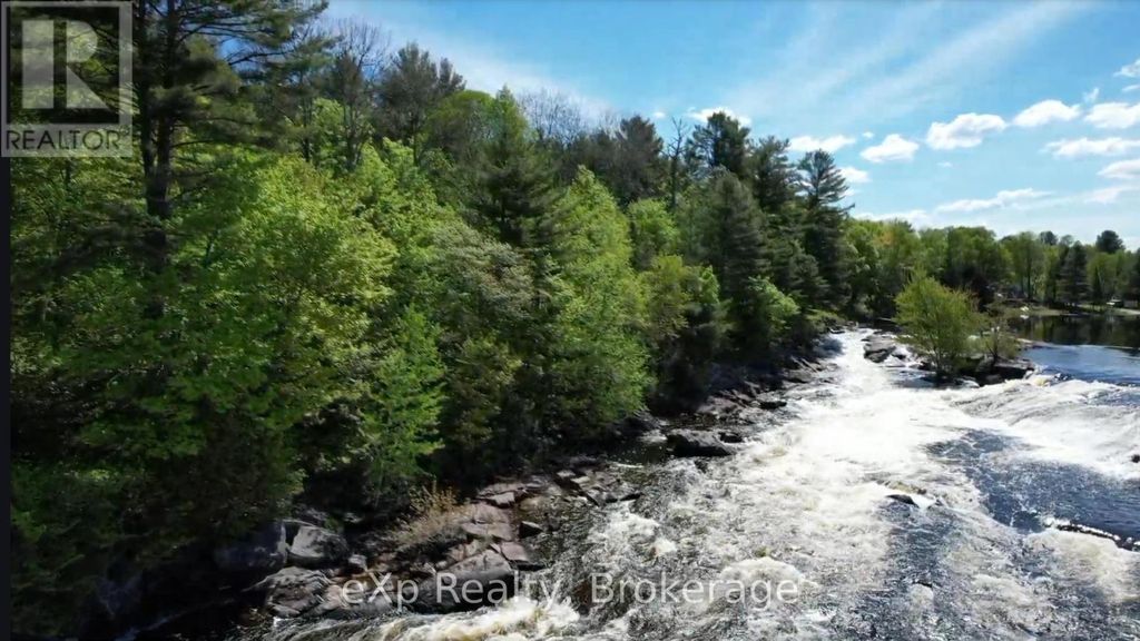 26 Magnet Road, Magnetawan (ahmic Harbour)