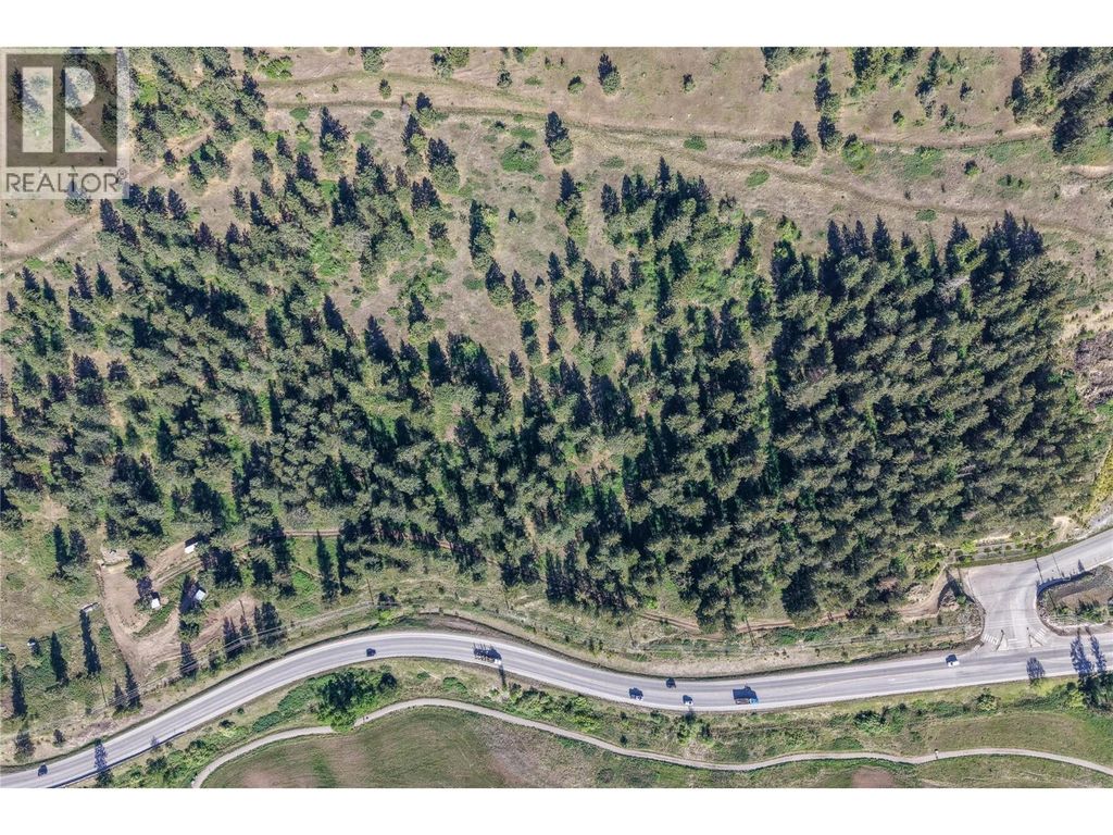 1600 Mountain View Avenue, Lumby