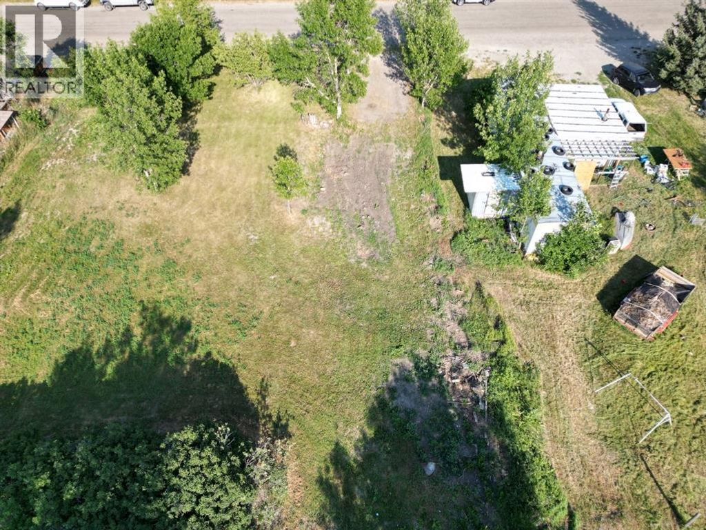 827 2 Street E, Cardston