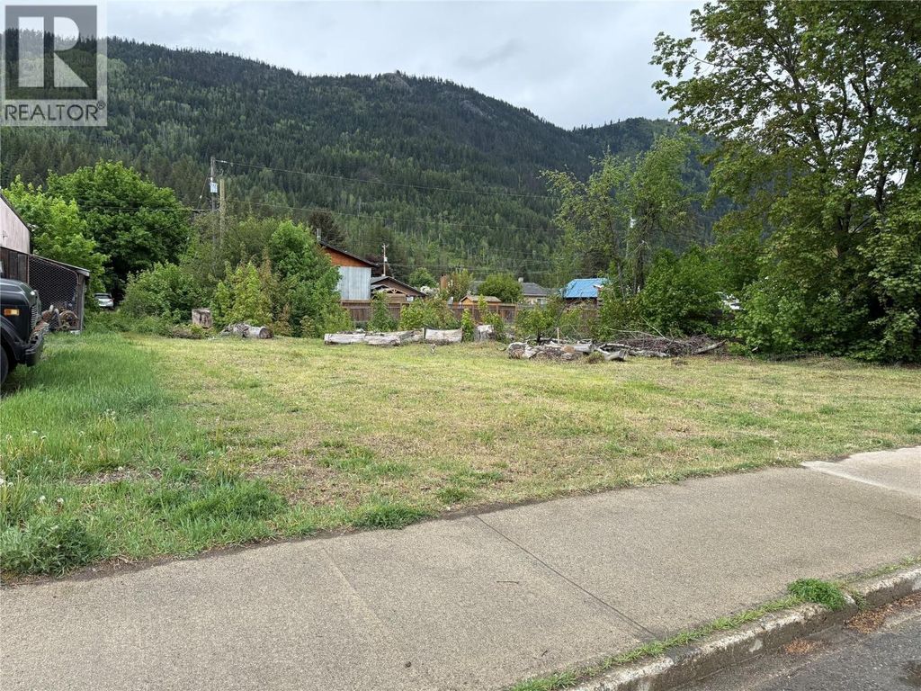 Lot A Sayward Avenue, Salmo