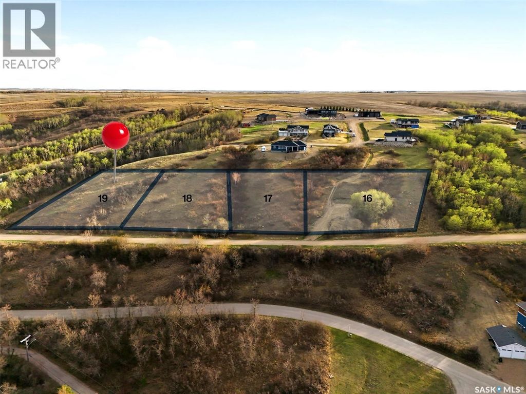 633 Berry Hills Road, Katepwa Beach