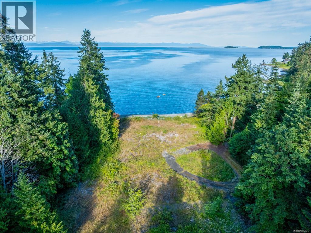 4218 Island Hwy S, Courtenay