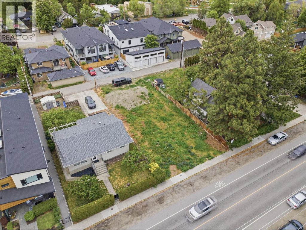 784 Cadder Avenue, Kelowna