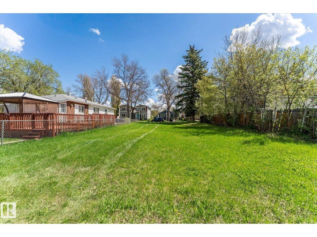 12122 45 St Nw, Edmonton
