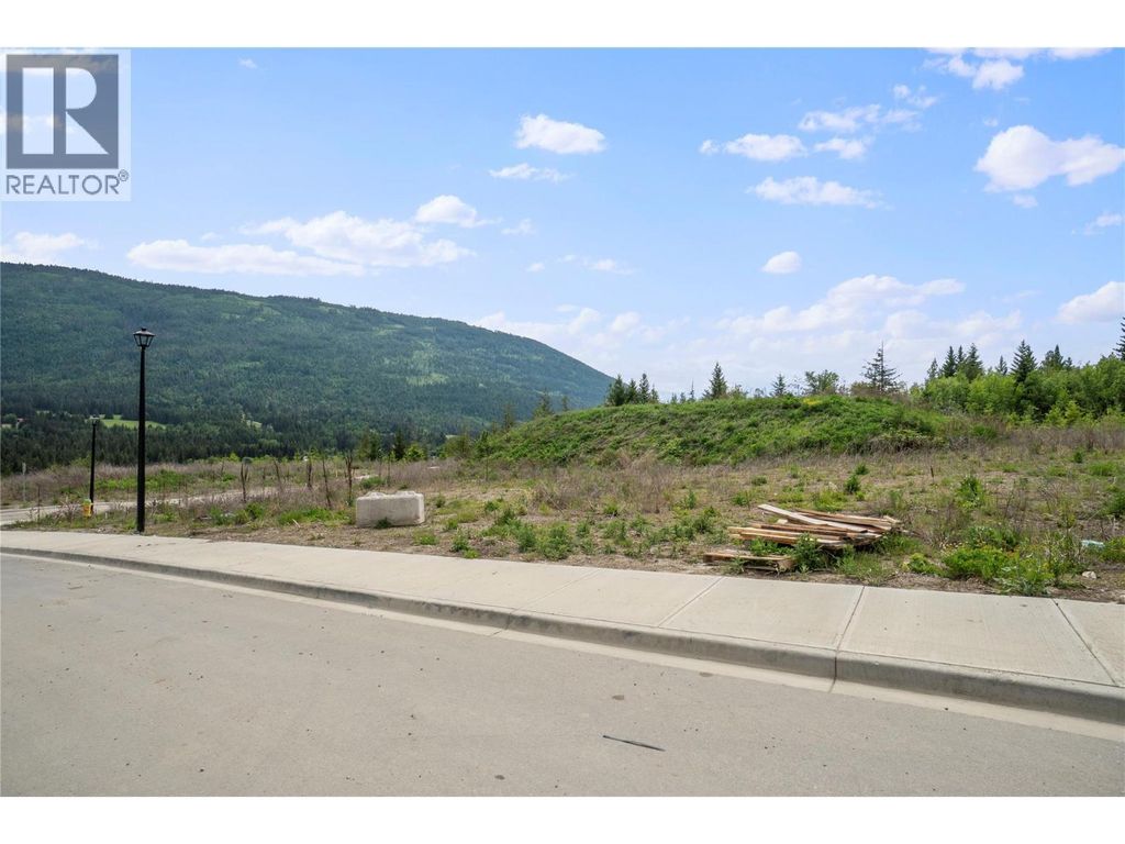 6951 44 Street Ne, Salmon Arm