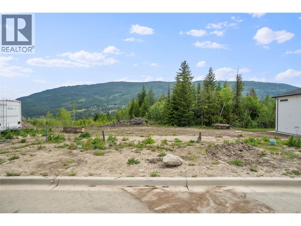 6820 42 Street Ne, Salmon Arm