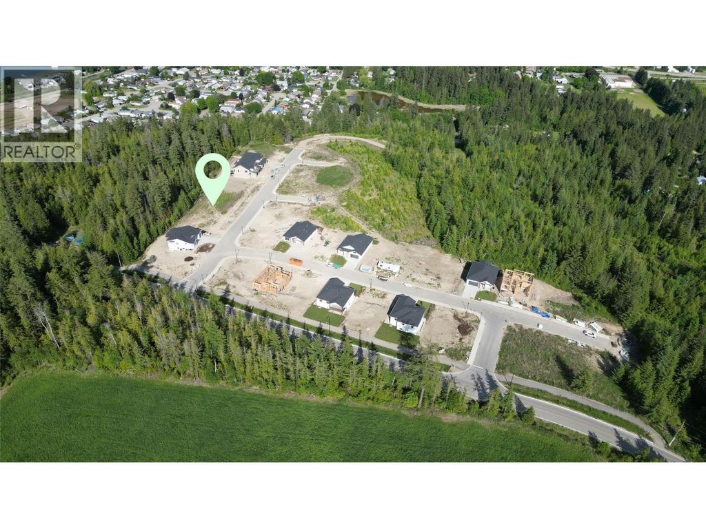 4241 69 Avenue Ne, Salmon Arm
