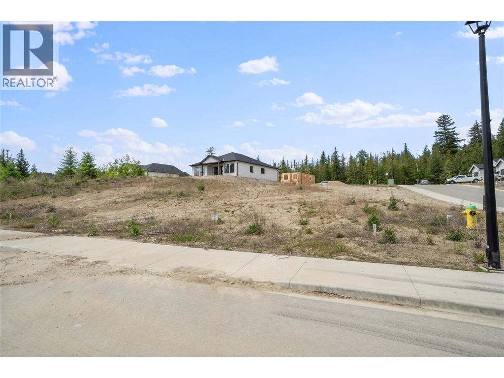 6951 43 Street Ne, Salmon Arm