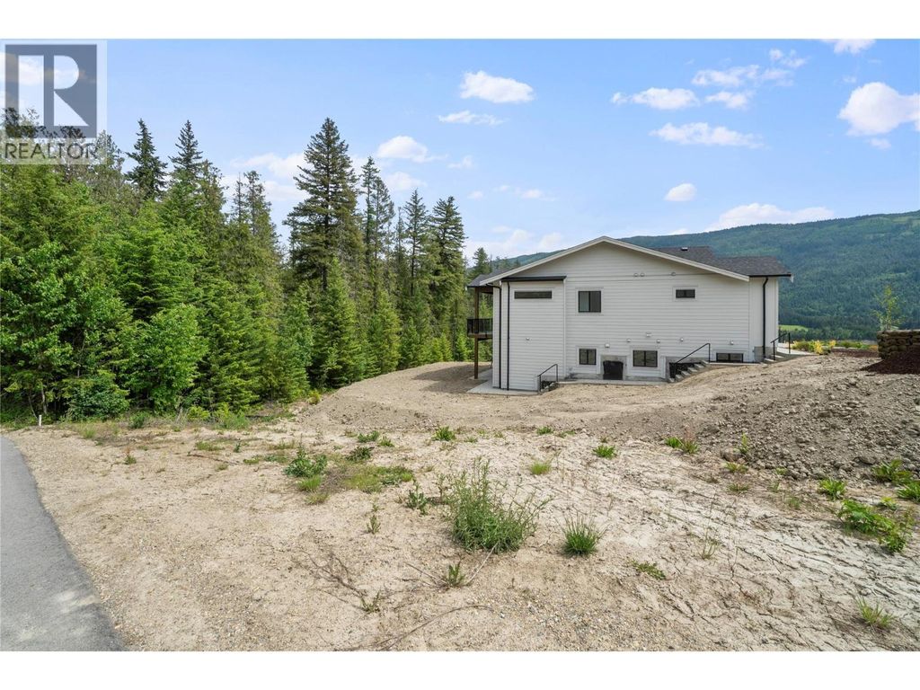 4201 69 Avenue Ne, Salmon Arm