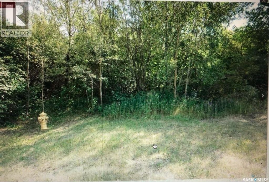 121 4th Avenue, Regina Beach