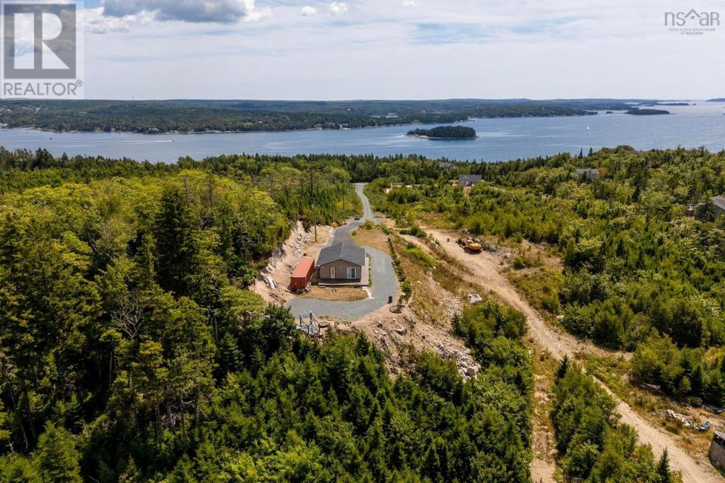 166 Hillside Drive, Boutiliers Point