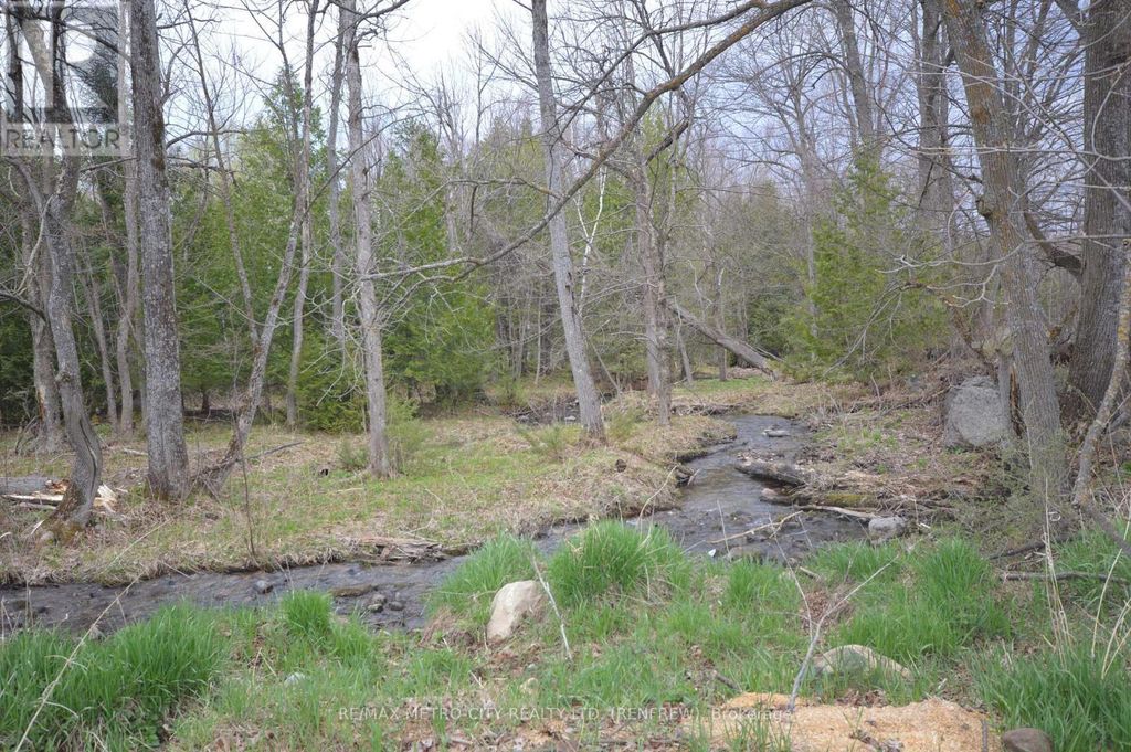 00 Flat Road, Greater Madawaska