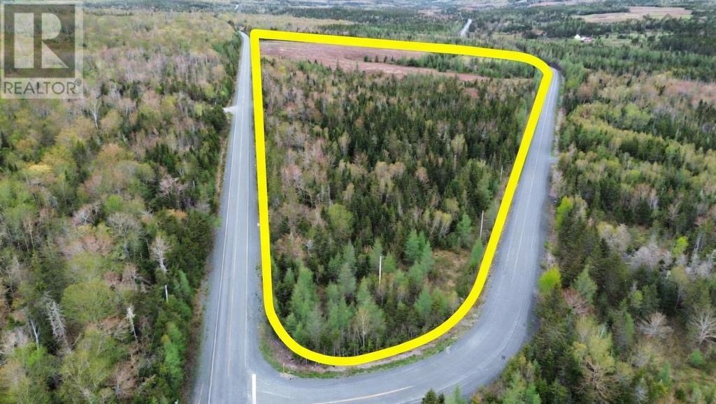 Sherbrooke Road, Moose River