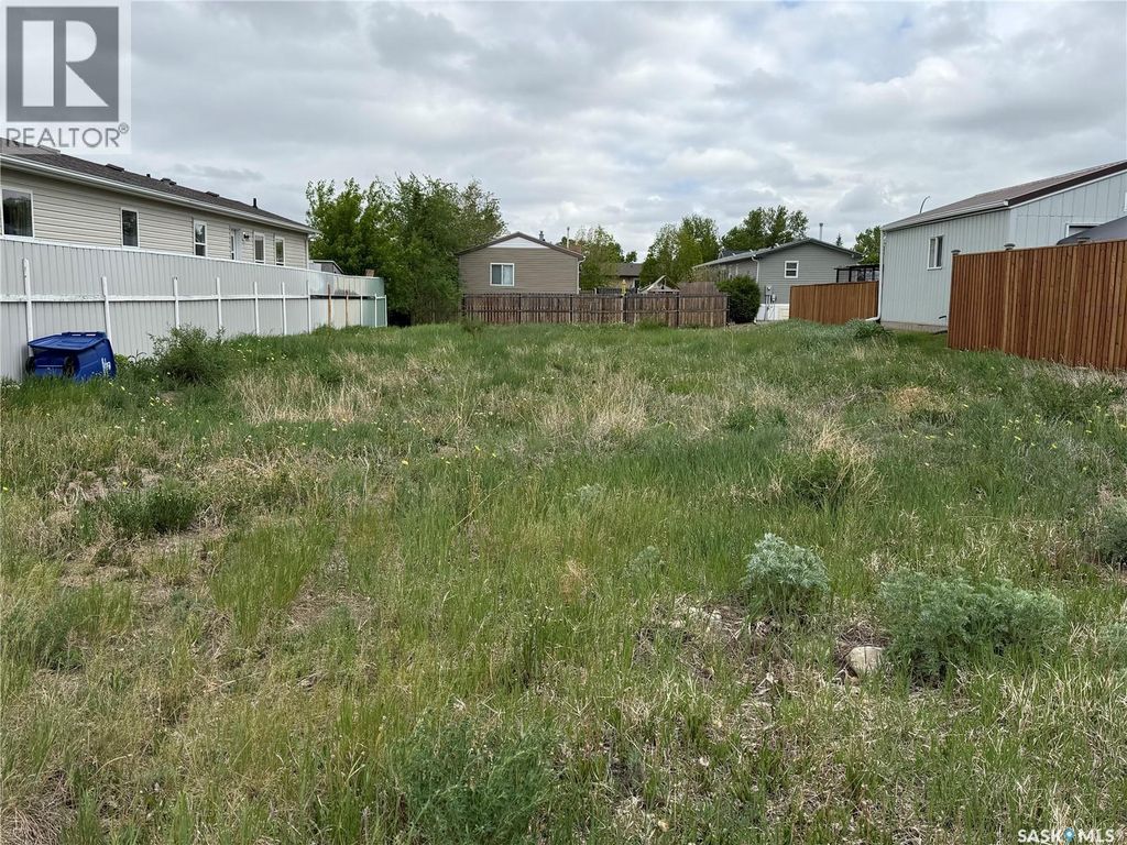 349 10th Avenue Se, Weyburn
