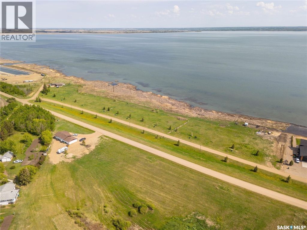 700 And 710 Lakeshore Drive, Meota
