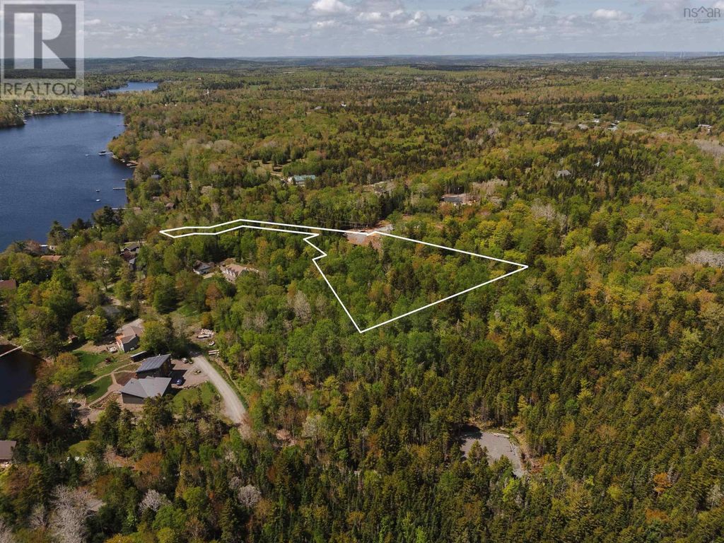 14 Douglaswood Drive, Lakelands