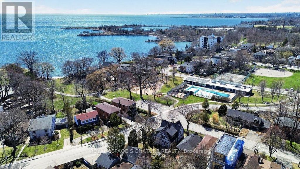 175b Lake Shore Drive, Toronto (new Toronto)
