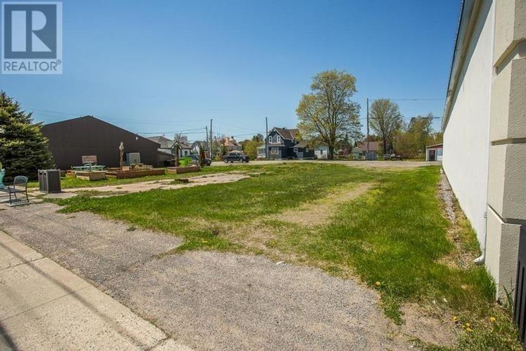 182 & 184 Main St, Thessalon