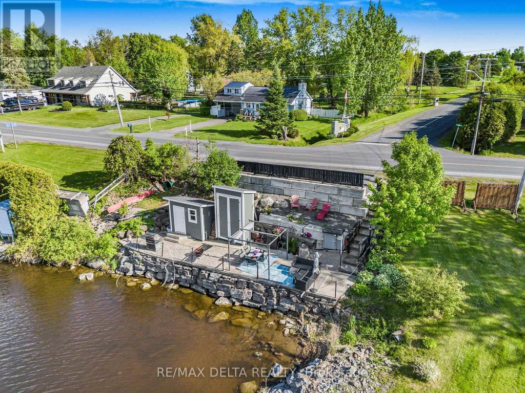 162 Front Road W, Champlain