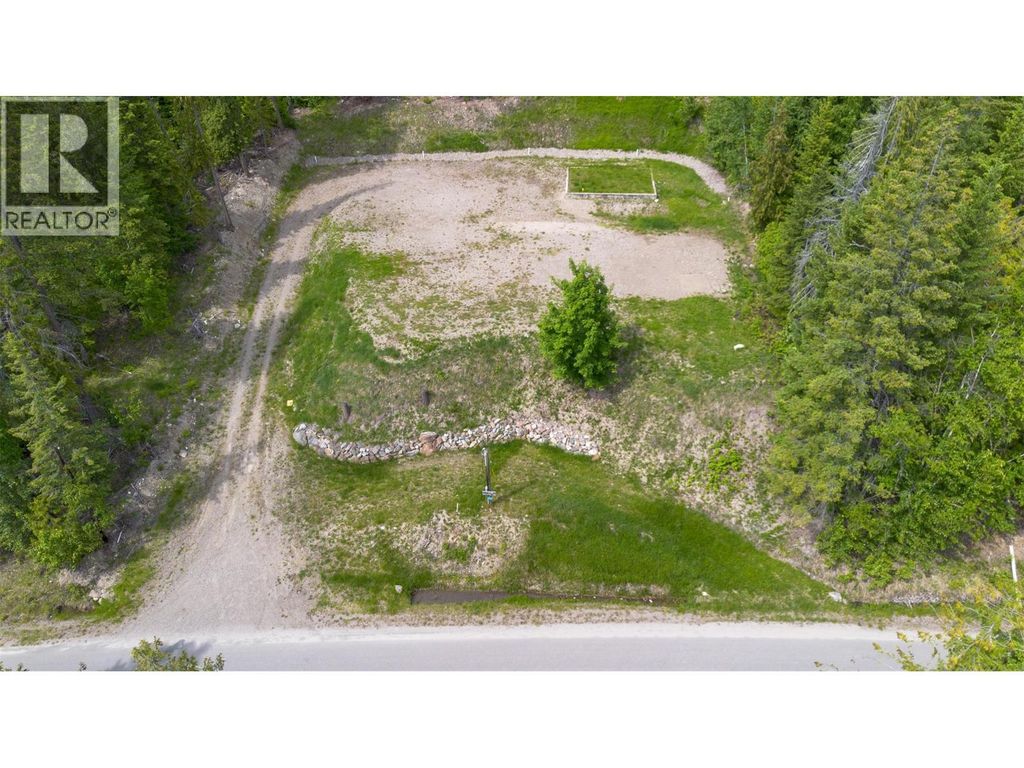 7503 Estate Drive, Anglemont