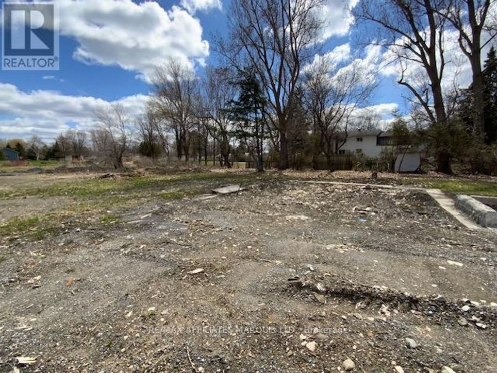 20918 South Service Road, South Glengarry