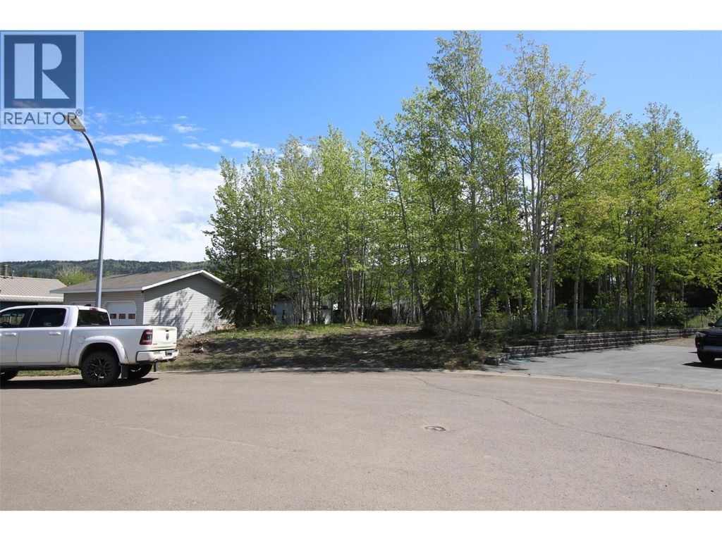 8 Myhon Place, Tumbler Ridge