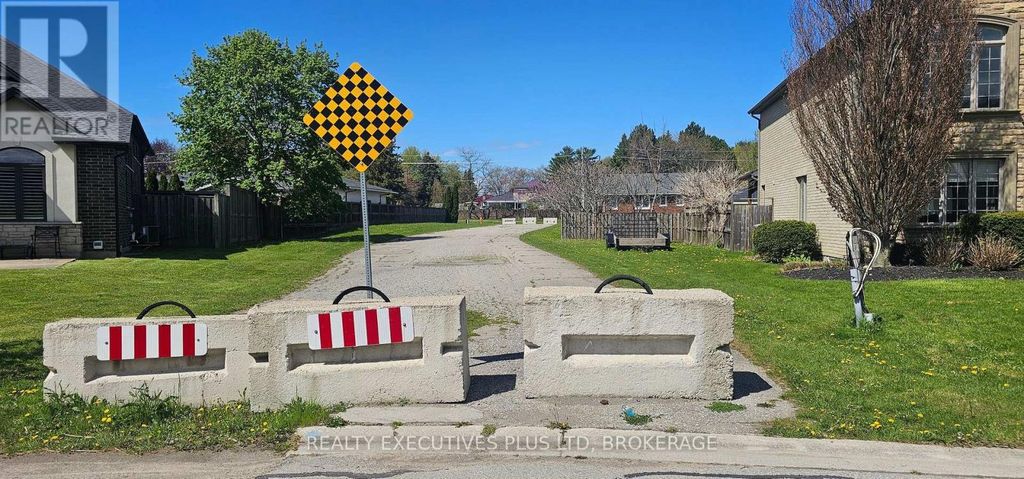 2441 Colangelo Drive, Niagara Falls (stamford)