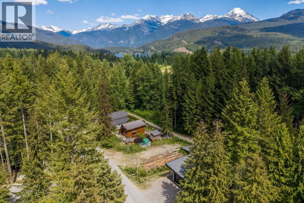 8354 Rainbow Drive, Whistler