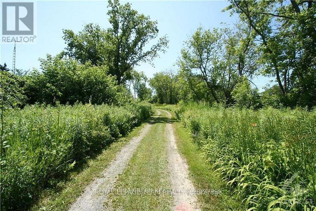 3500 County 11 Road, South Dundas