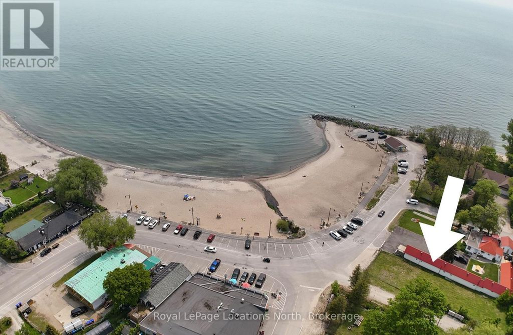 11 Tiny Beaches Road N, Tiny