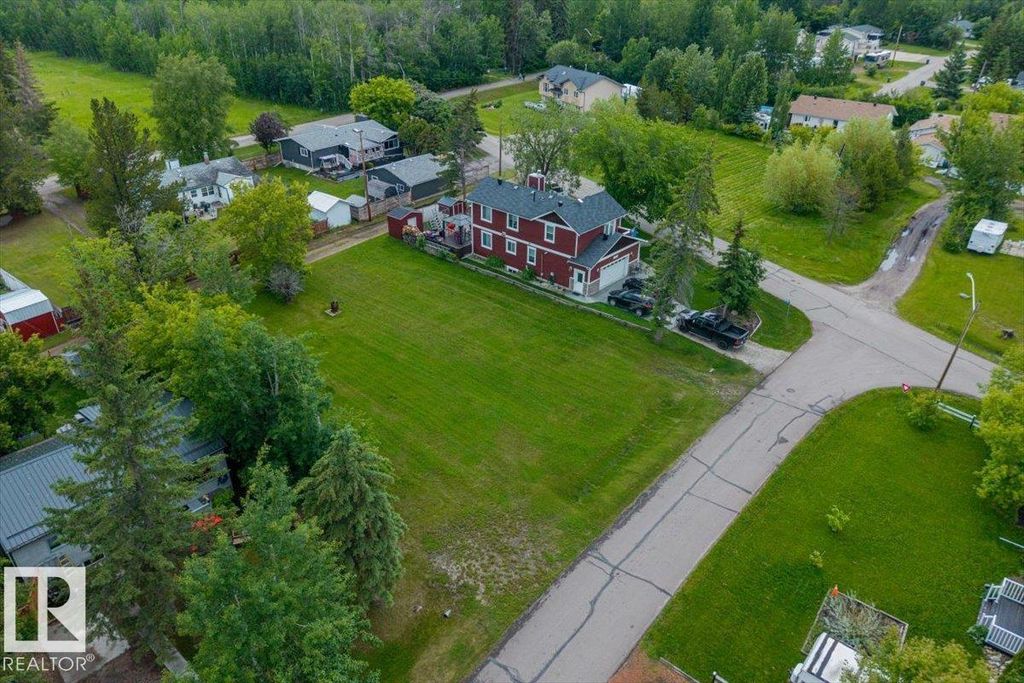 4707 43 St, Rural Lac Ste. Anne County