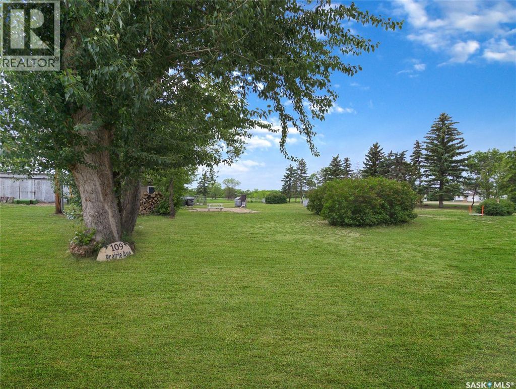 109 Prairie Avenue, Simpson