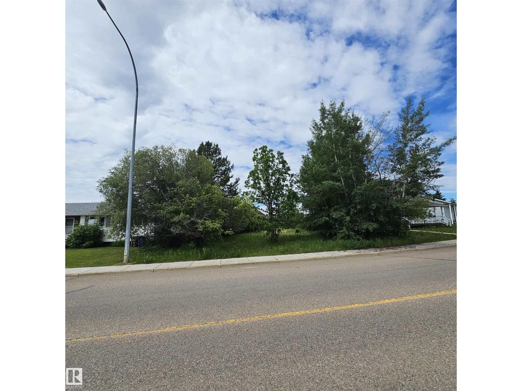 9124 100 St, Lac La Biche