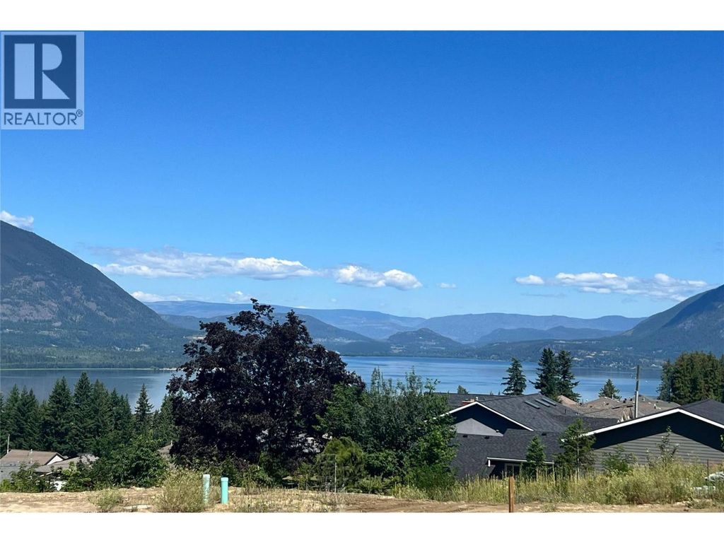 1181 16 Avenue Se, Salmon Arm