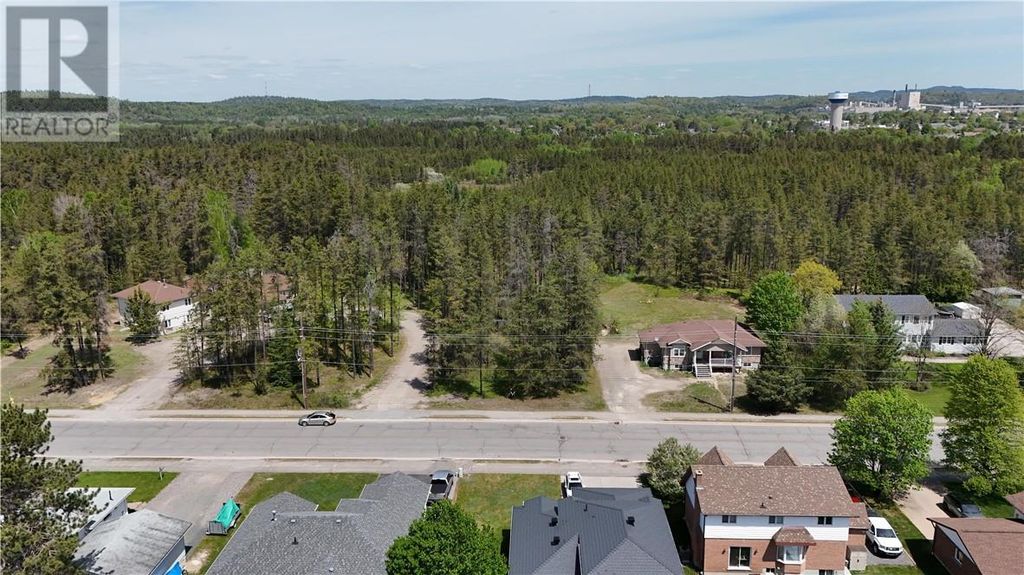 693 Mead Boulevard, Espanola