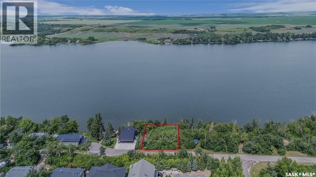 413 Byng Avenue, Wakaw Lake