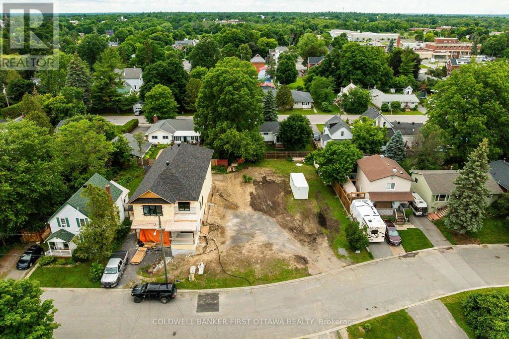 165 King Street, Carleton Place