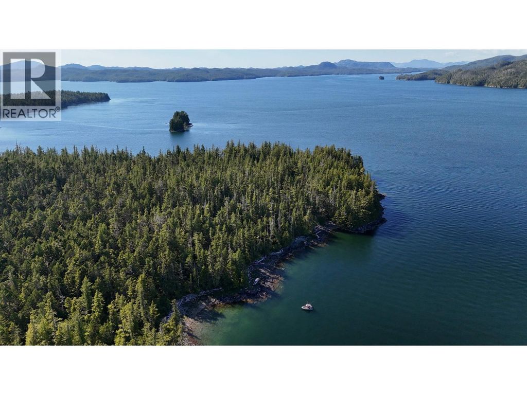 Lot 6 Bella Luna Island, Bella Coola