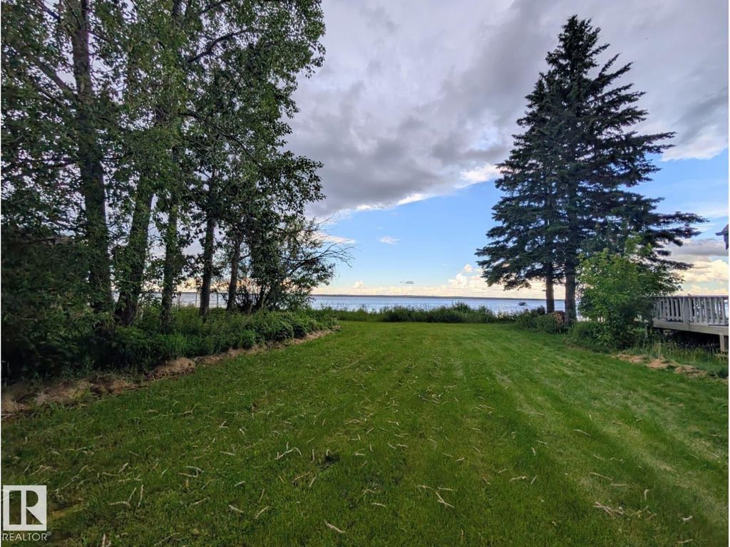 334 Crystal Springs Dr, Rural Wetaskiwin County