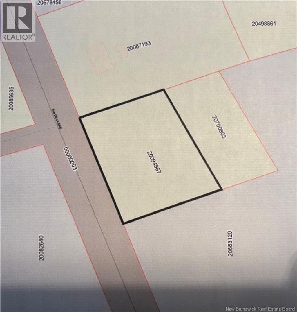 1.42 Acre Rue De La Baie, Maisonnette