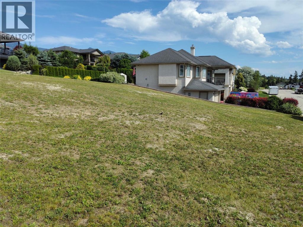 1002 Selkirk Drive, Creston